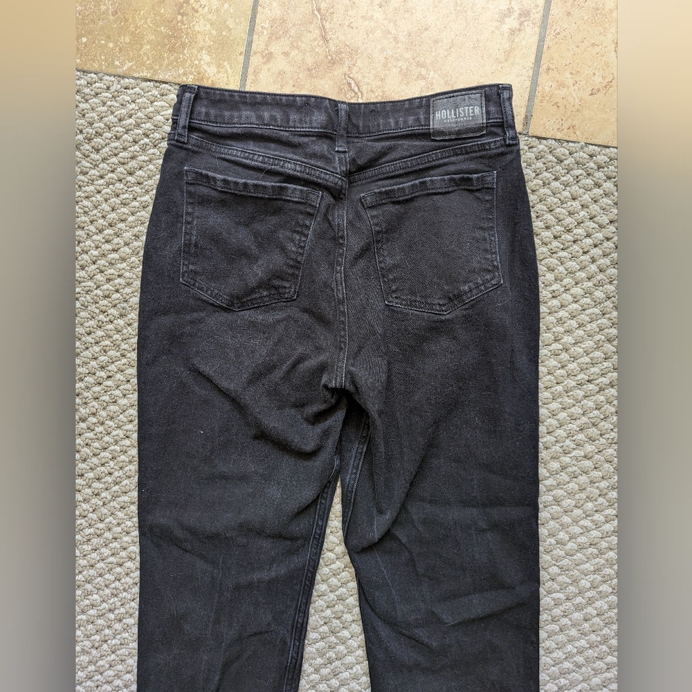 Hollister, Faded Light Wash, High Waist Jeans - Picture 4 of 10